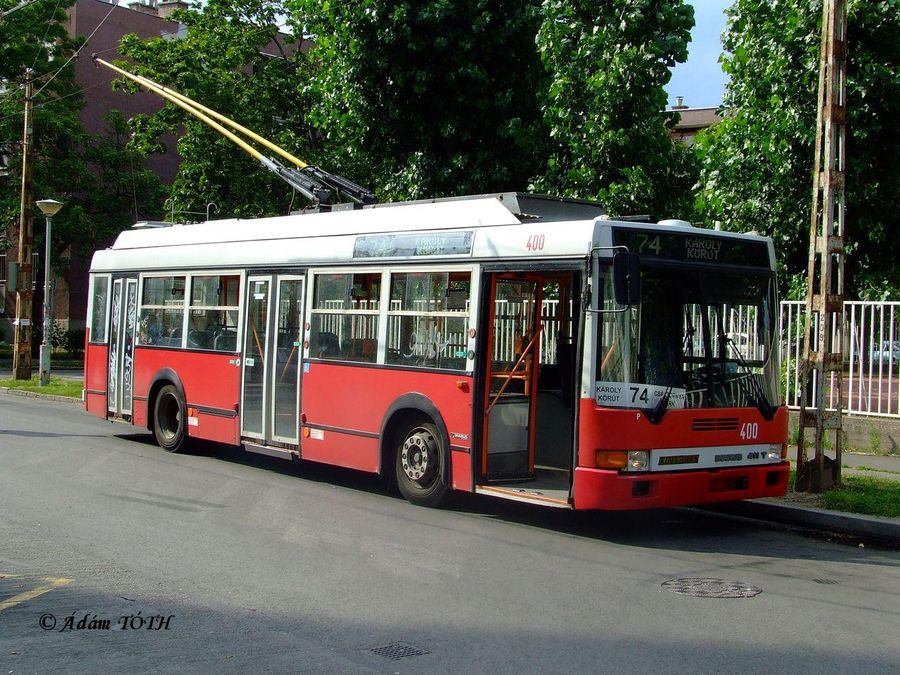 Ikarus 411T #400