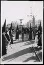 [Tras la toma de Sevilla por los nacionales. Procesiones y desfiles de la Guardia Mora presididos por Francisco Franco, señora e hija]