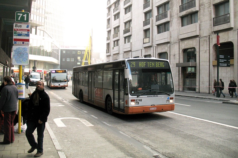 Van Hool A300 #8748