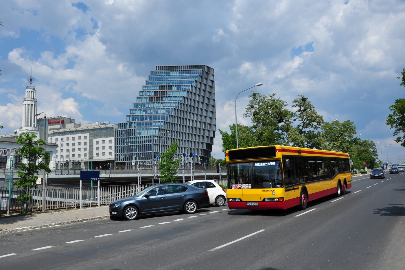 Neoplan N4020 #PZ 842FR