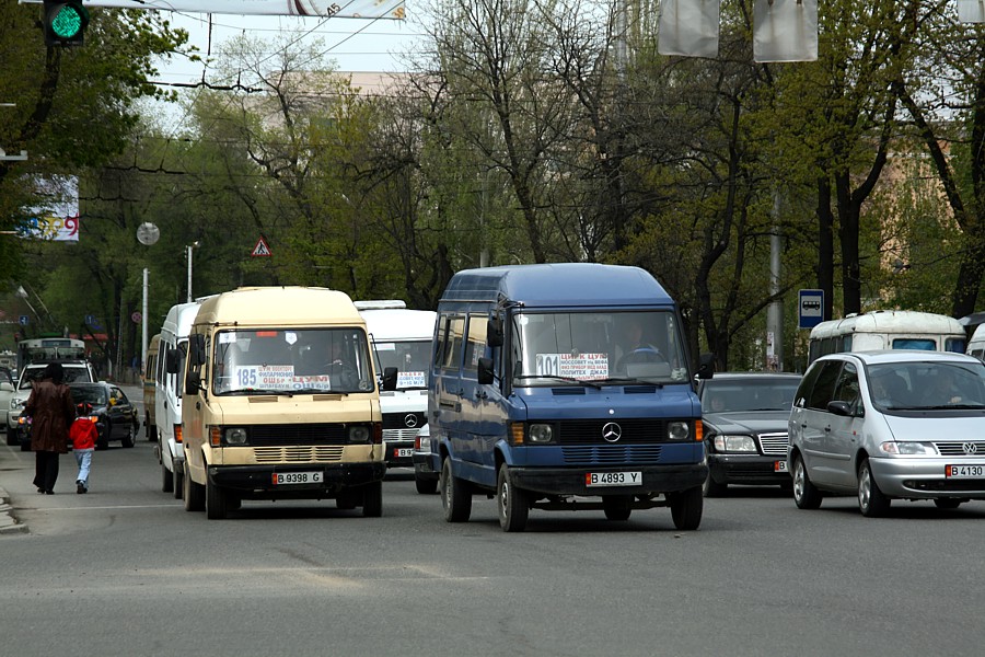 Mercedes-Benz 209 D #B 4893 V