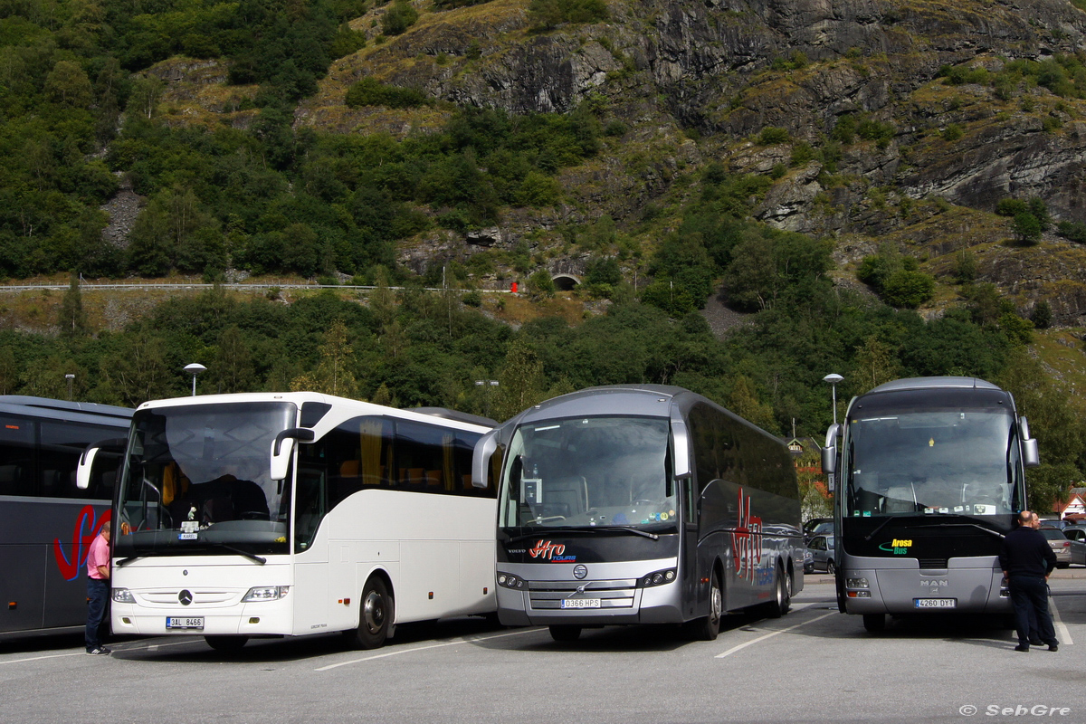 Volvo B13R 6x2 / Sunsundegui SC7-15M #0366 HPS