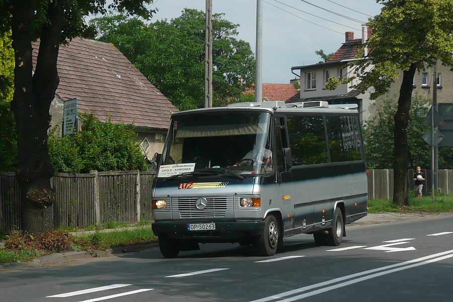 Mercedes-Benz 814 D / Auwärter Teamstar Kombi #21