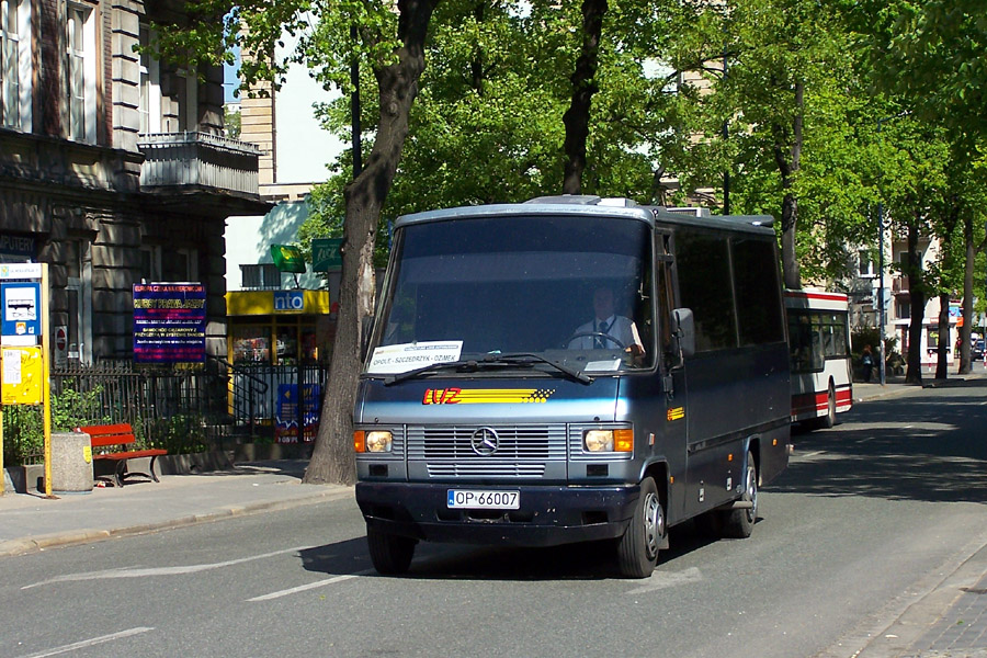 Mercedes-Benz 814 D / Auwärter Teamstar Kombi #OP 66007