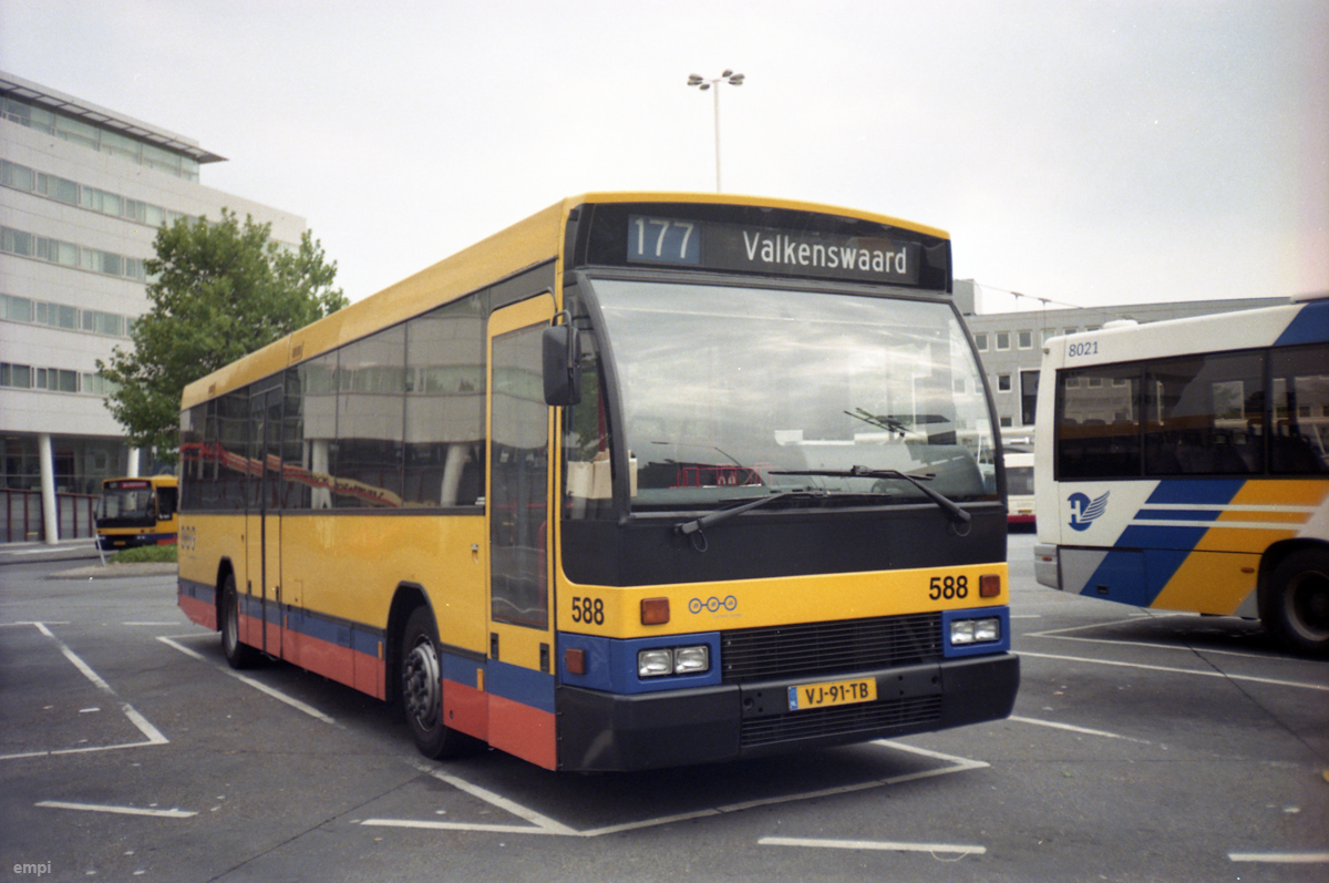 DAF SB220LC575 / Den Oudsten B88 #588