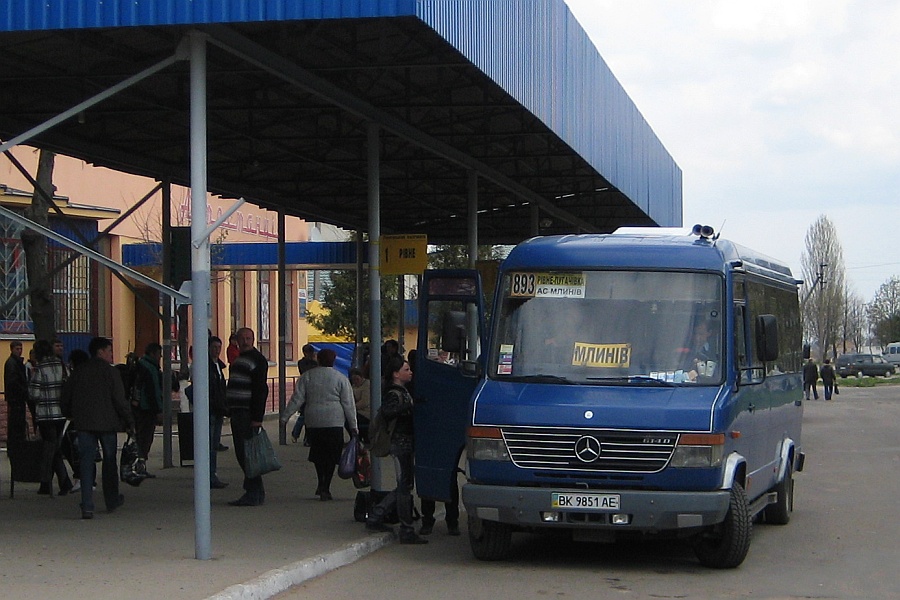 Mercedes-Benz 614 D #BK 9851 AE