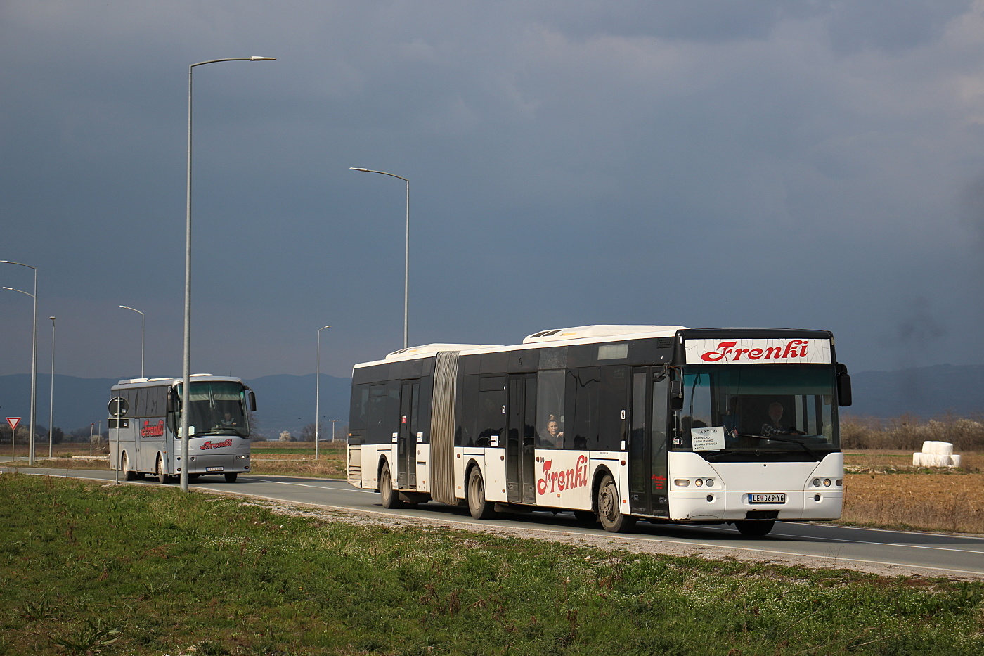 Neoplan N4421 #LE 069-YG