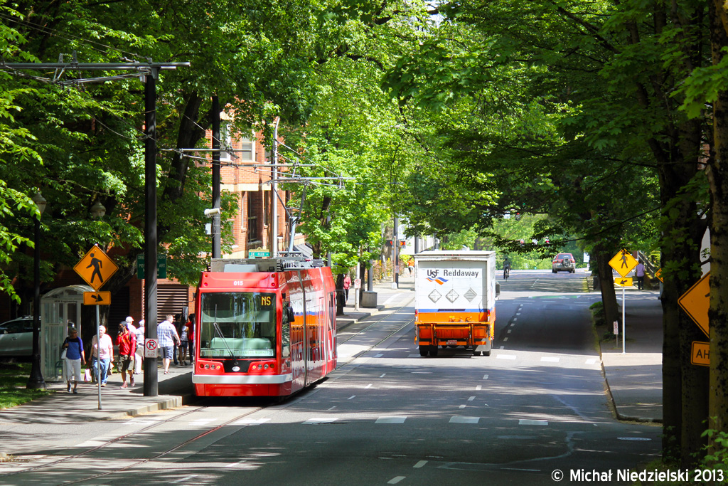 United Streetcar 10T3 #015