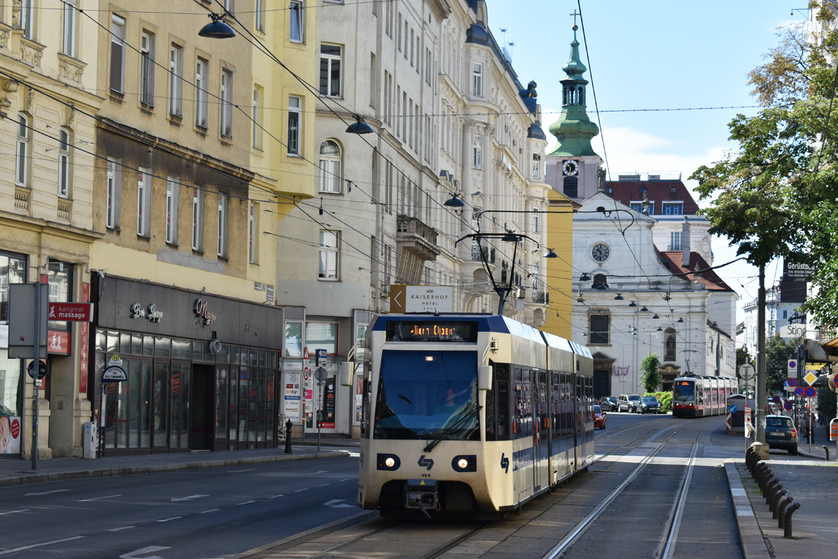 Bombardier T2500 #404