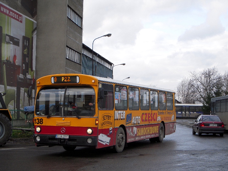 Mercedes O305 #138