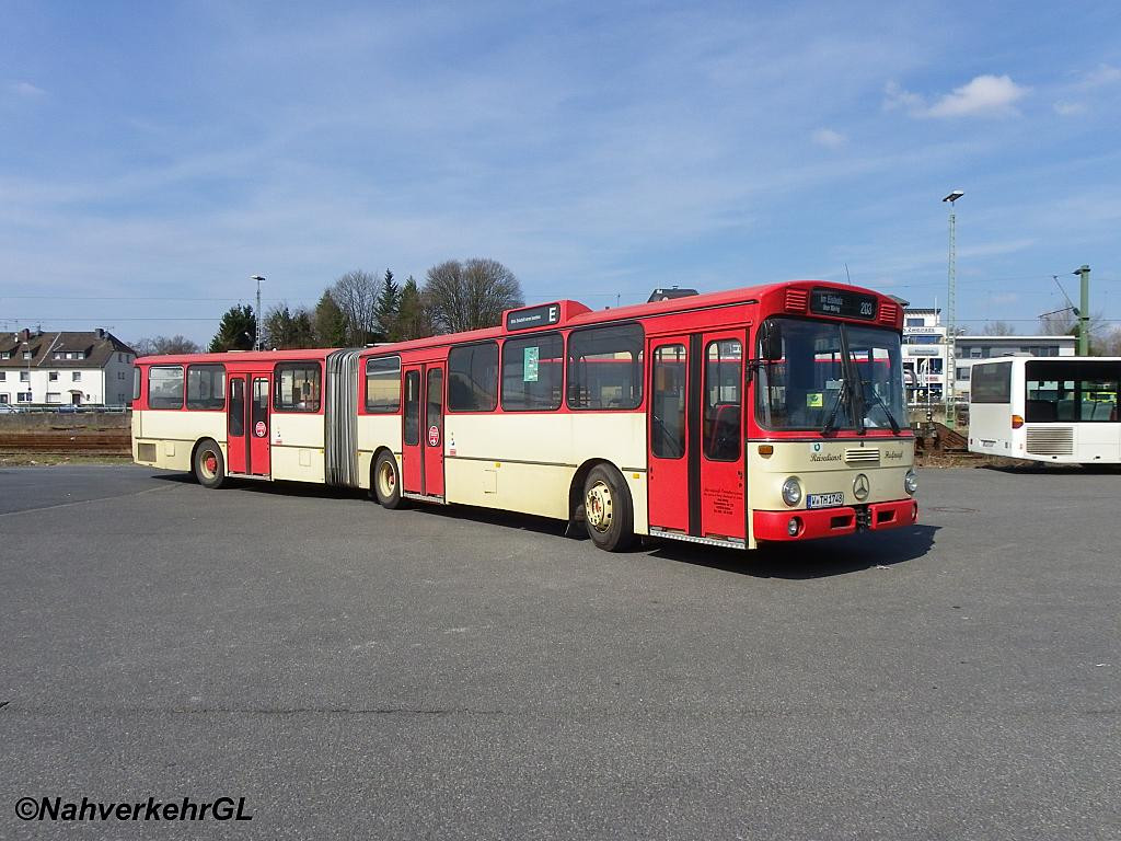 Mercedes-Benz O305G #W-TH 1748