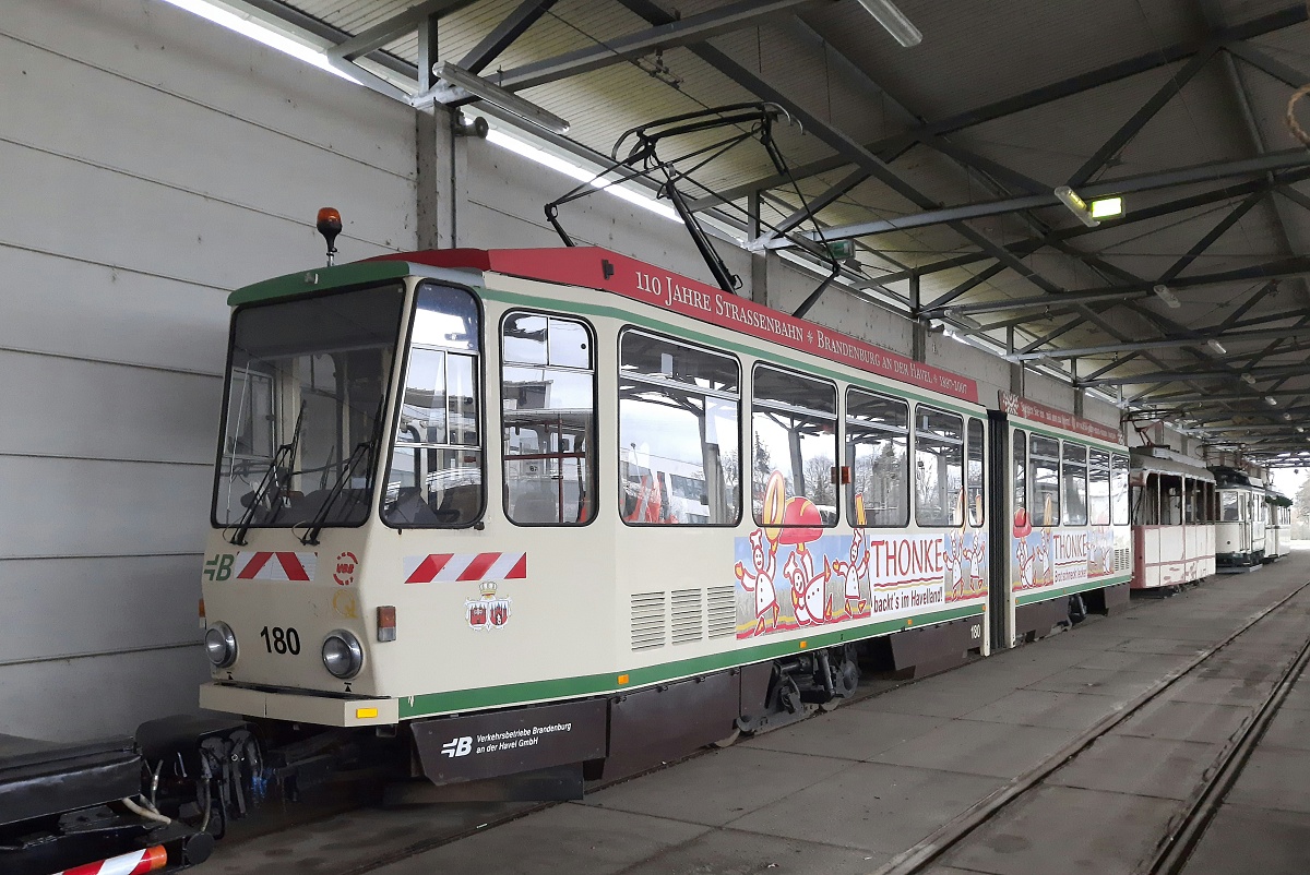 Tatra KT4D #180