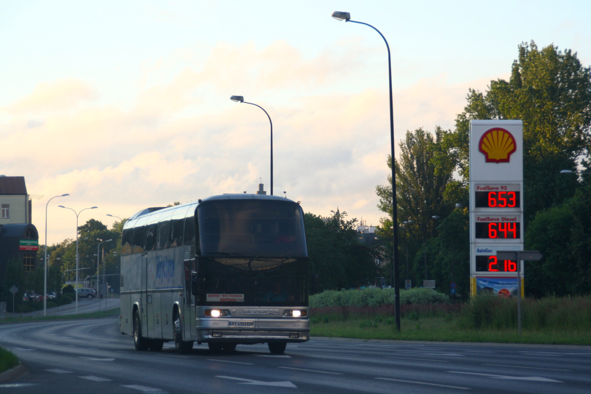 Neoplan N117 #AT 4352 EP