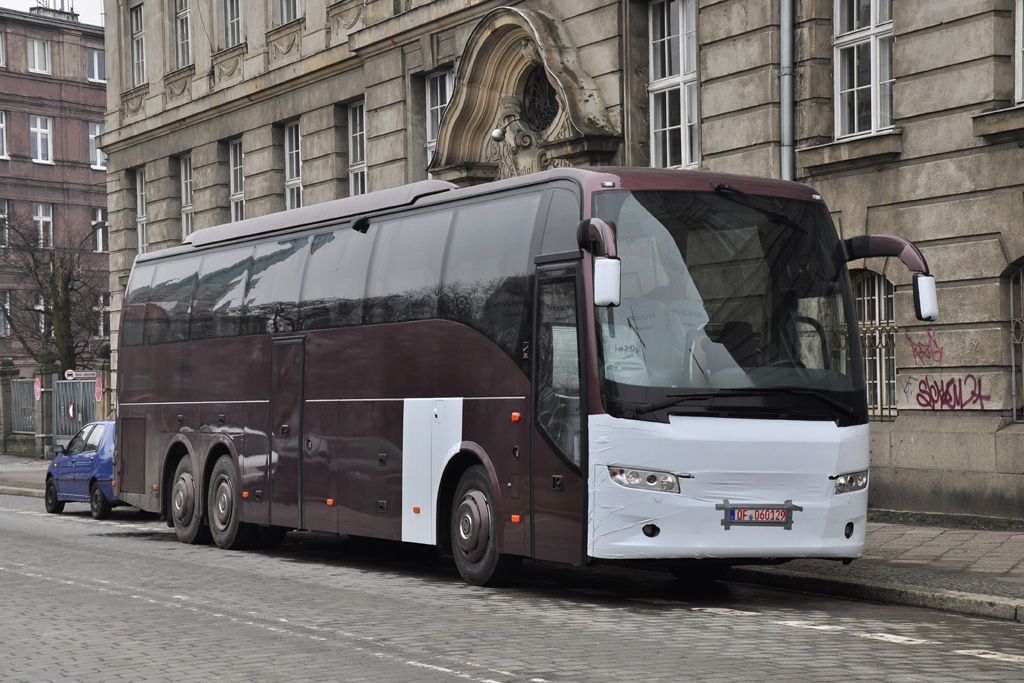 Volvo 9700 6x2 #OF 060129