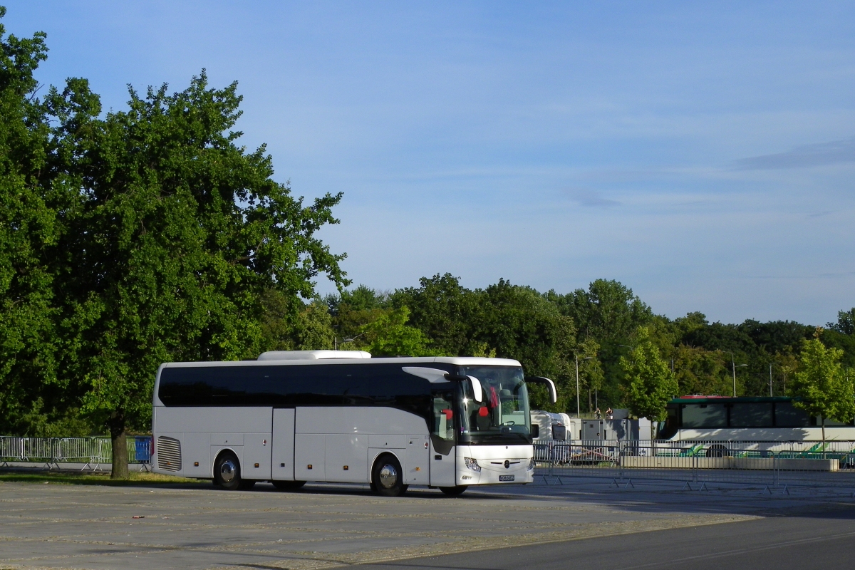 Mercedes-Benz Tourismo E15 RHD #WGM 64672