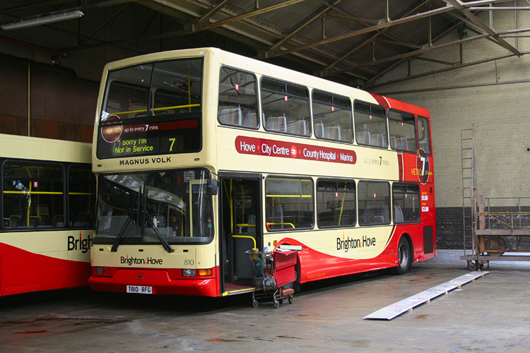 Dennis Trident/East Lancs Lolyne #810