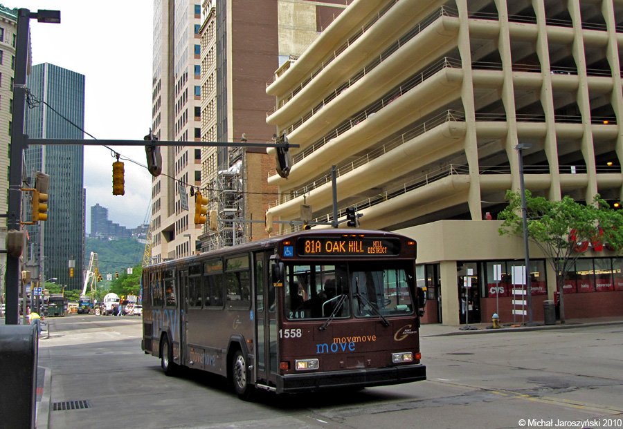 Gillig Phantom 40' #1558