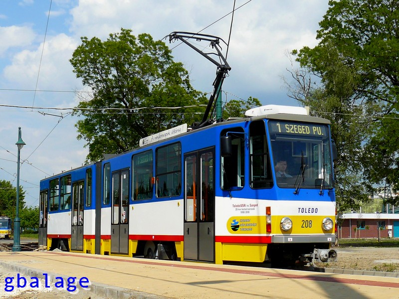 Tatra KT4DME #208