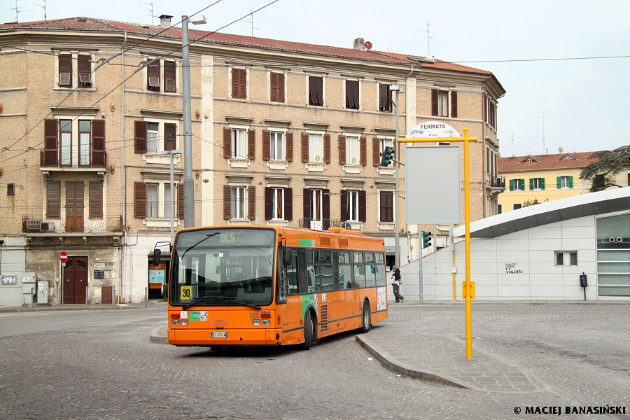 Van Hool A300 / De Simon #220