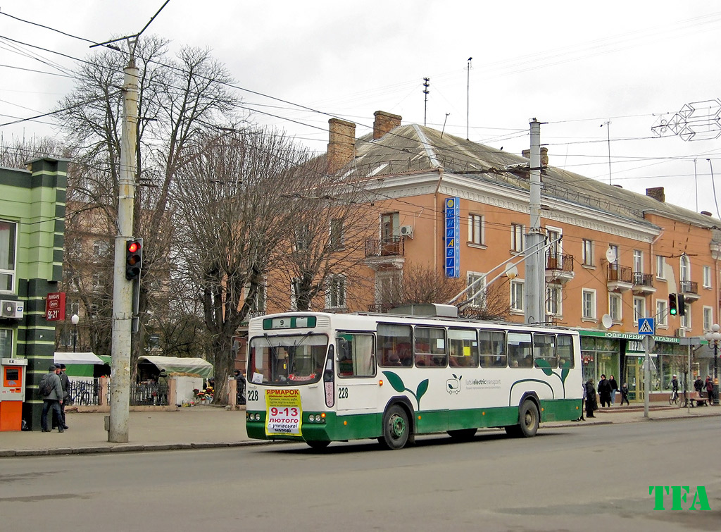 MPK/Jelcz PR110E Enika #228