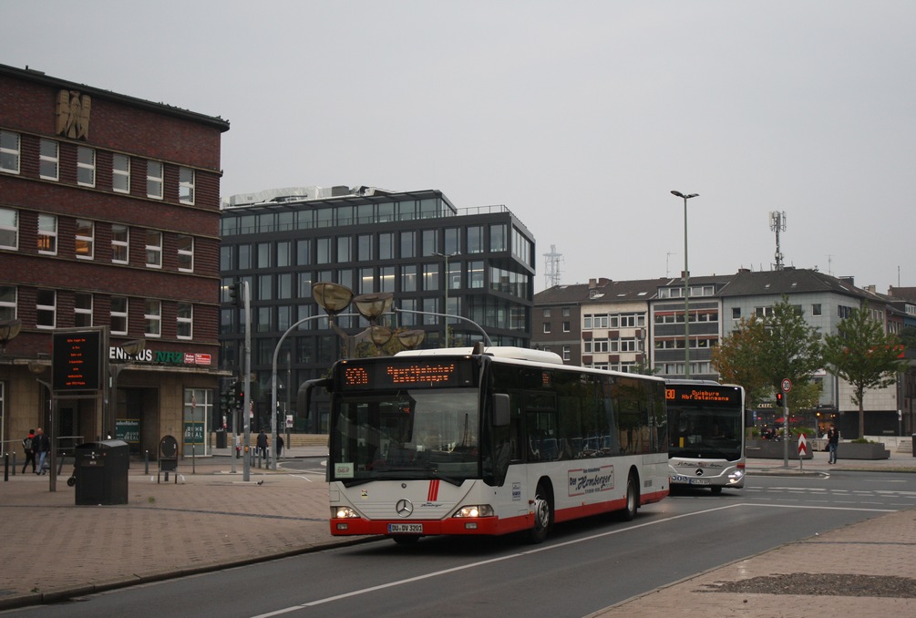 Mercedes-Benz O530 #DU-DV 3201