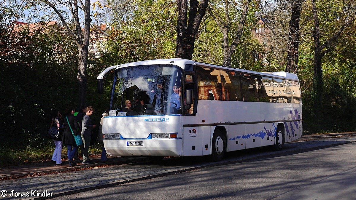 Neoplan N316 Ü #AP-WE 454