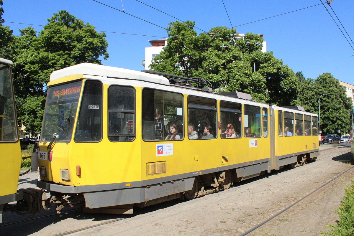 Tatra KT4Dt #165