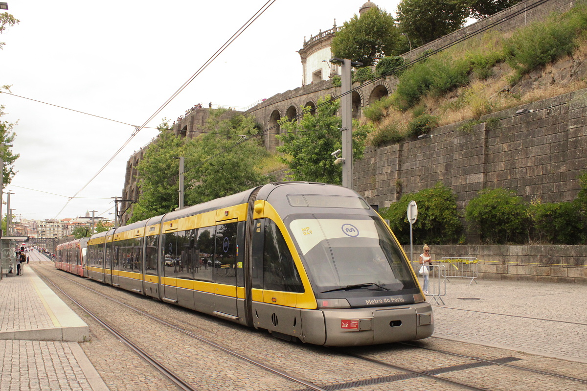 Bombardier Eurotram #049