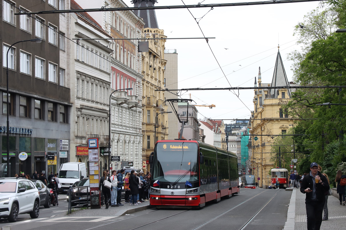 Škoda 15T Praha #9270