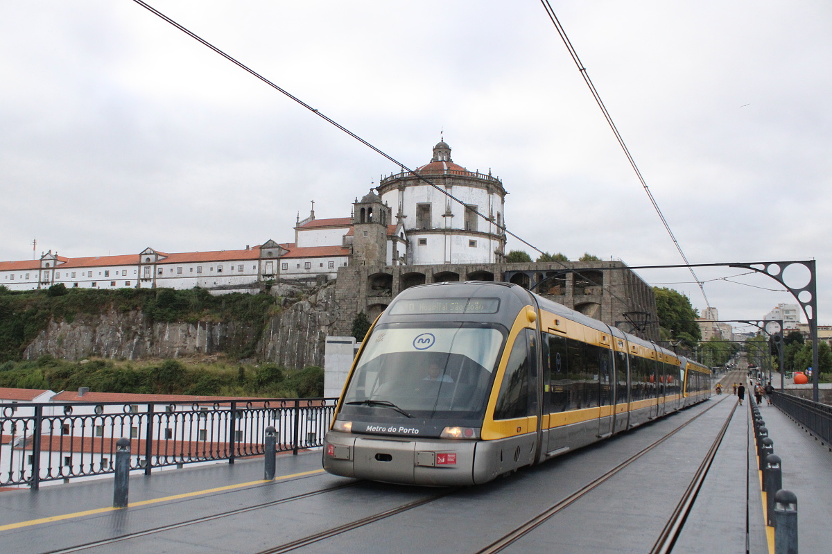 Bombardier Eurotram #064