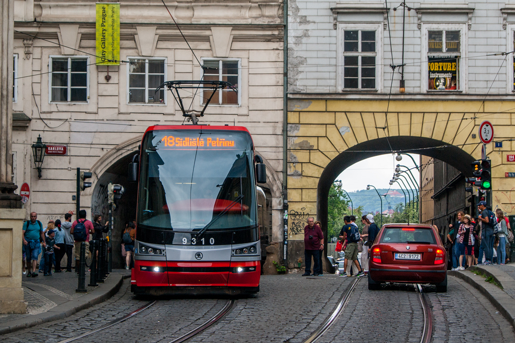 Škoda 15T Praha #9310