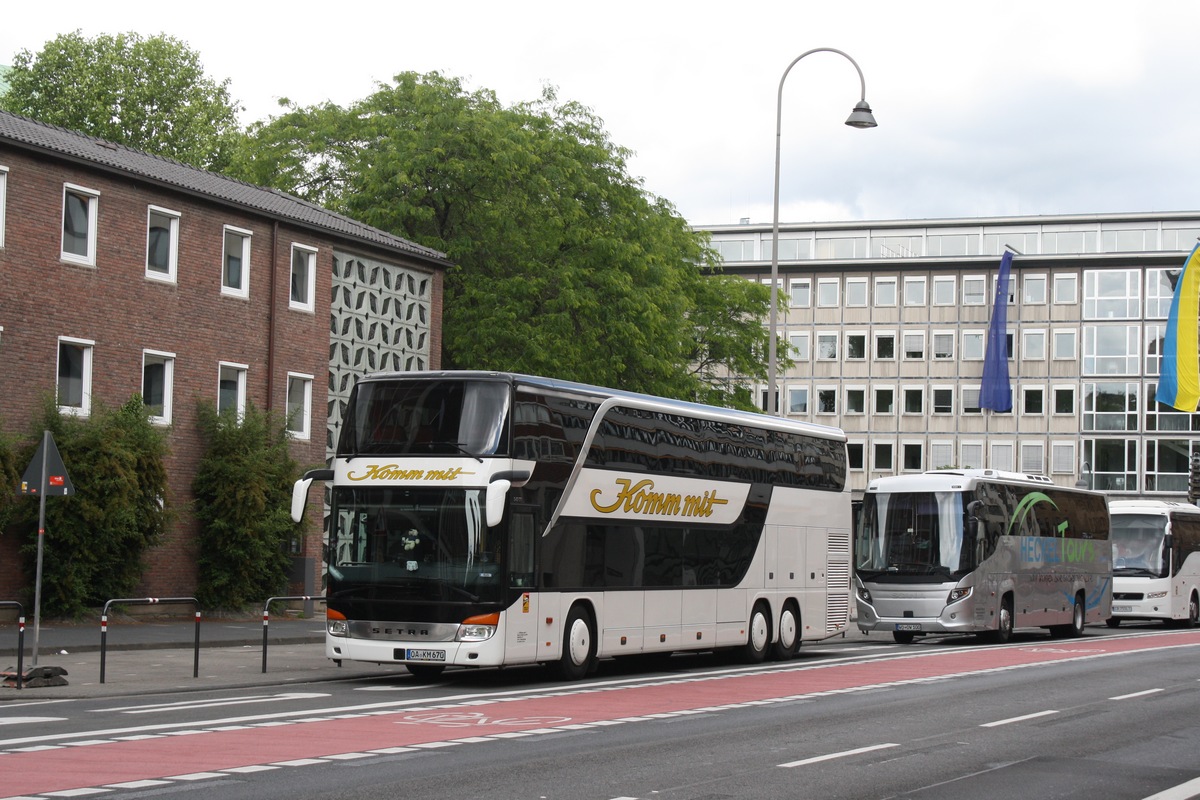 Setra S431 DT #OA-KM 670