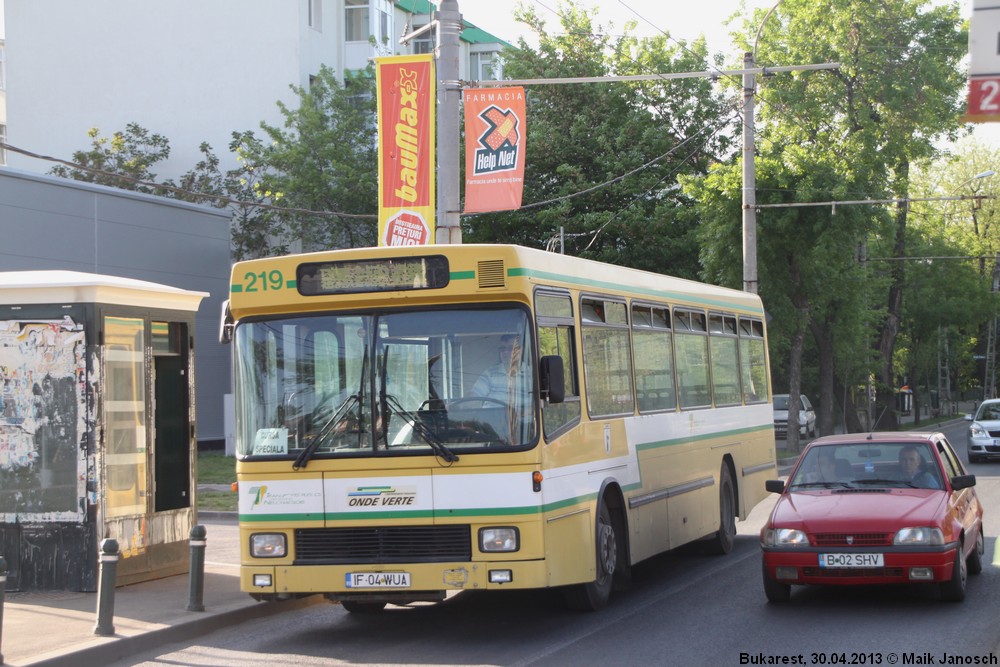 Volvo B10M / Hess CO-BOLT #219