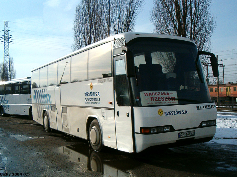 Neoplan N316 SHD #R3719