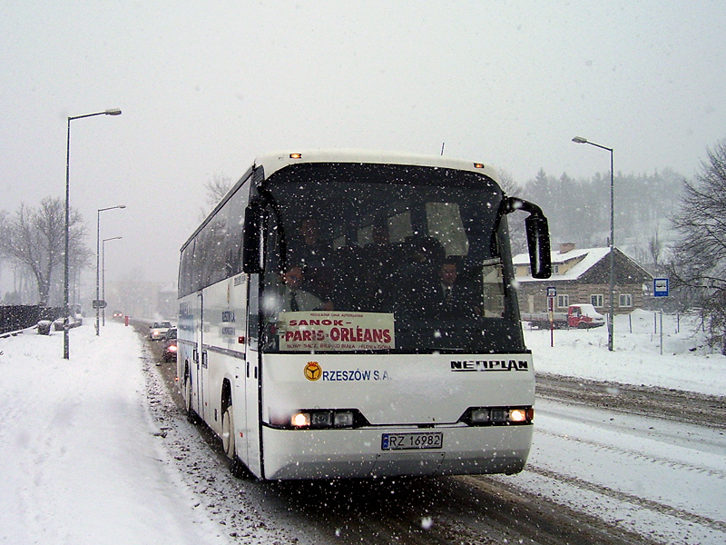 Neoplan N316 SHD #R3719