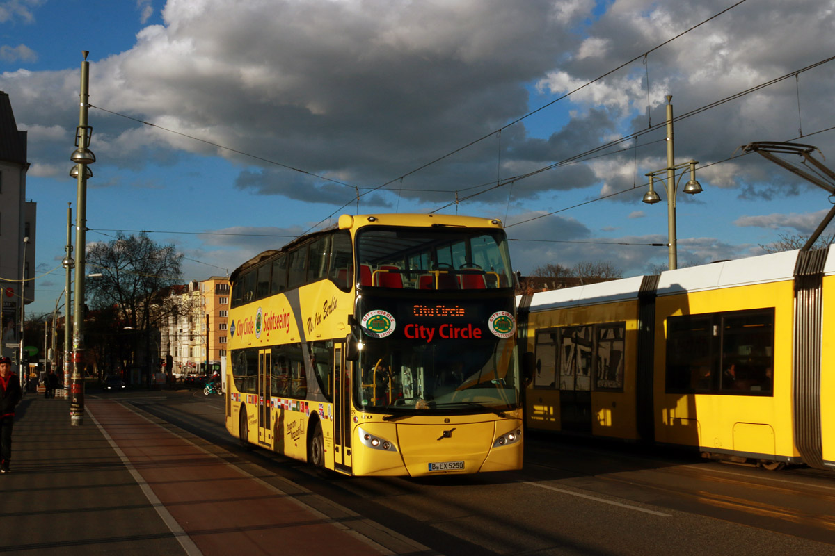 Volvo B9TL / UNVI Urbis 2.5 DD #525