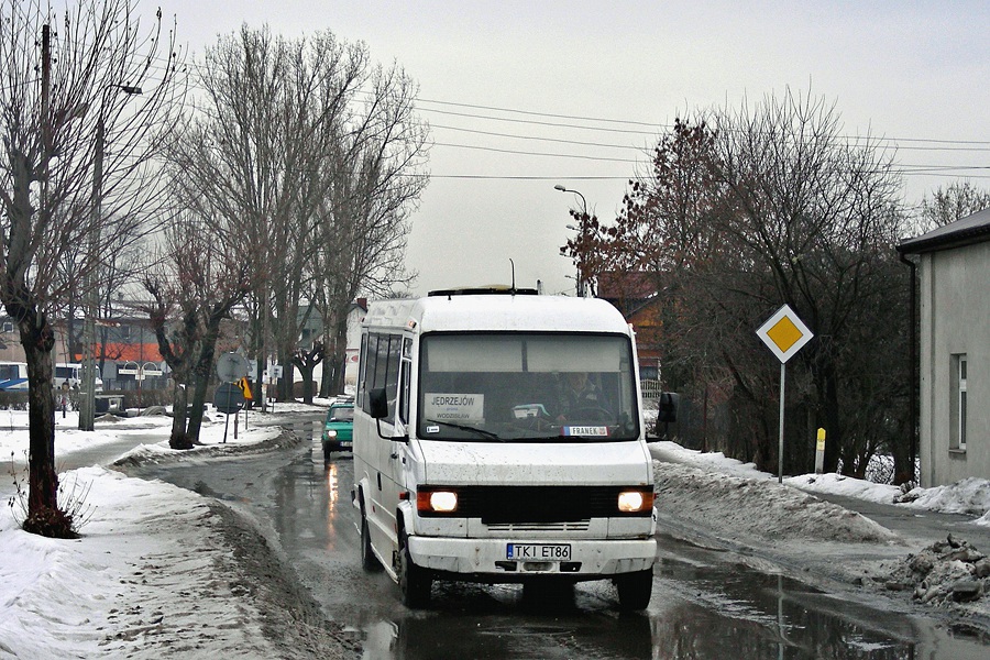 Mercedes-Benz 711 D / Autobus Classique #TKI ET86