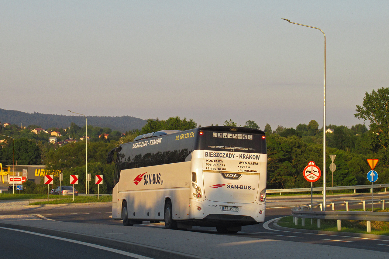 VDL Futura FHD2-129/370 #RZ 4581S