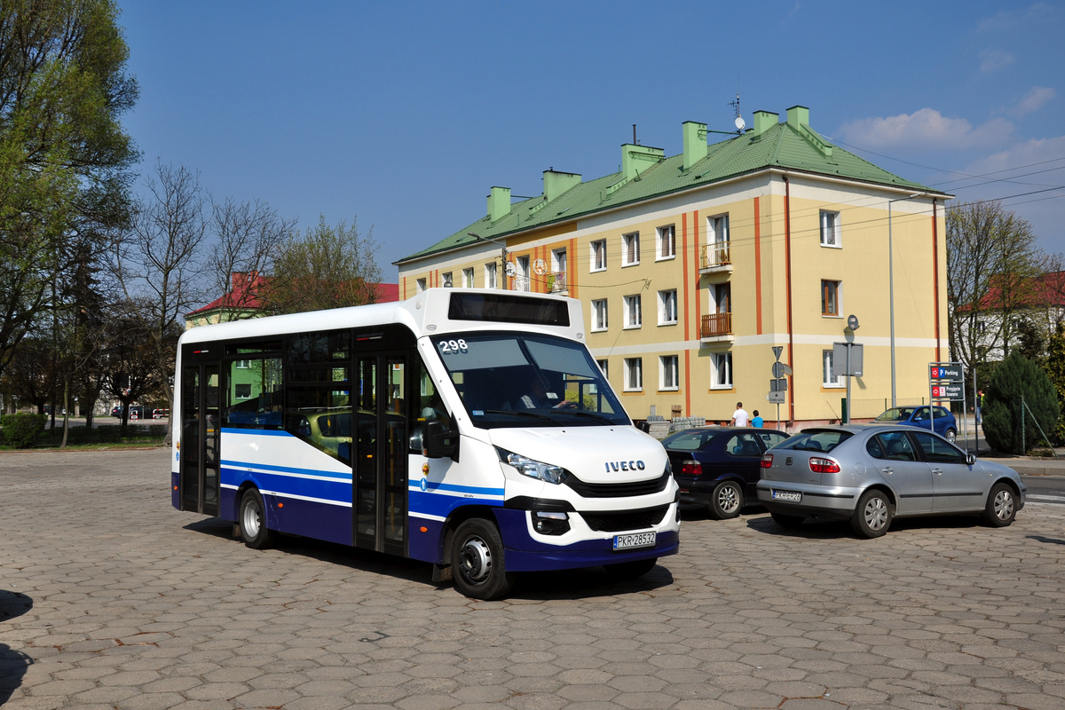 Iveco Daily 70C17 / Stratos LF38 #298