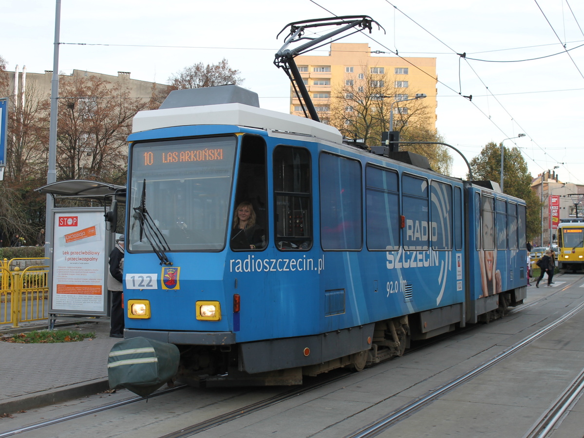 Tatra KT4Dt #122