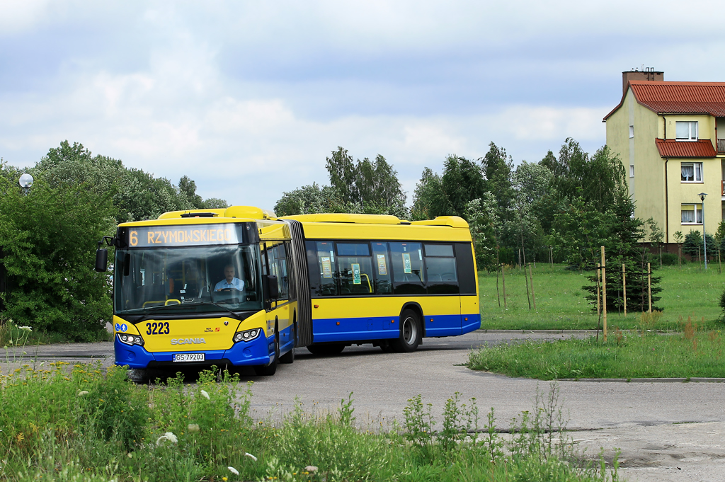 Scania CN320UA 6x2/2 EB #3223