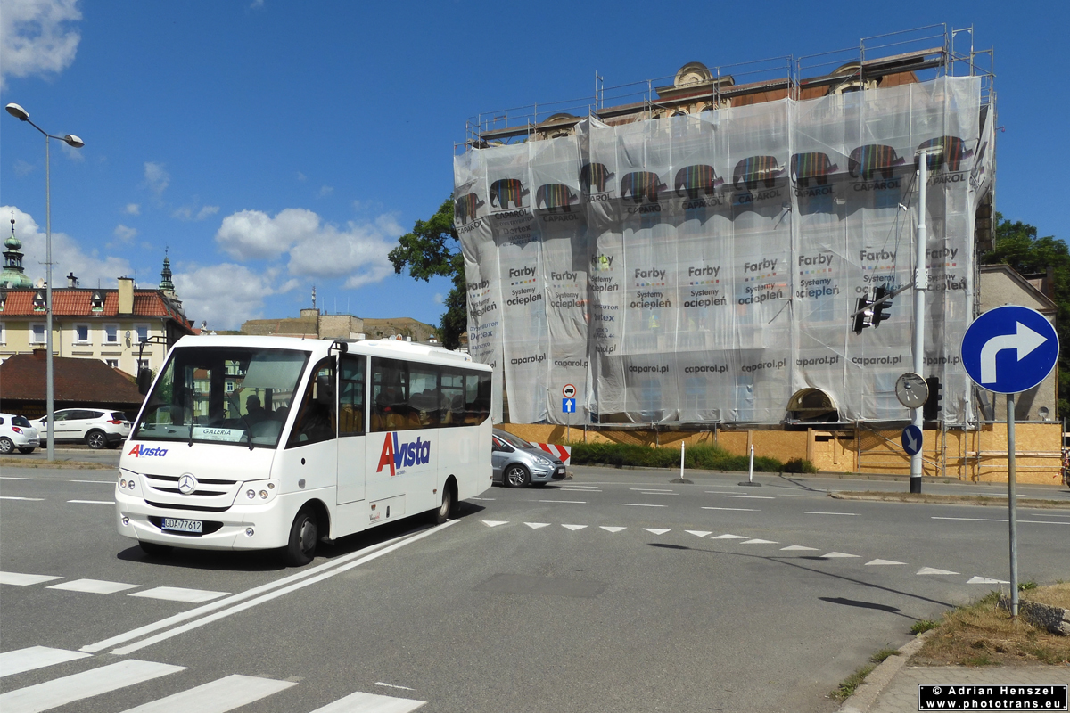 Mercedes-Benz 815 D / Vehixel Mediano #GDA 77612