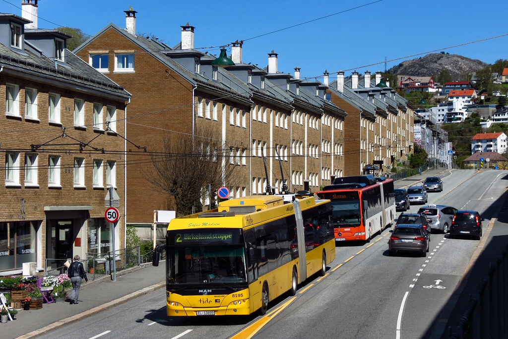 Neoplan N6221 #8195