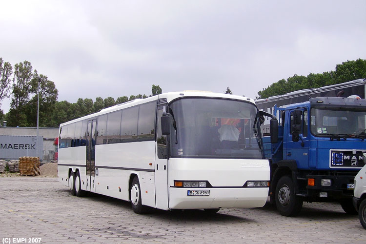 Neoplan N318/3 Ü #B-CK 8950