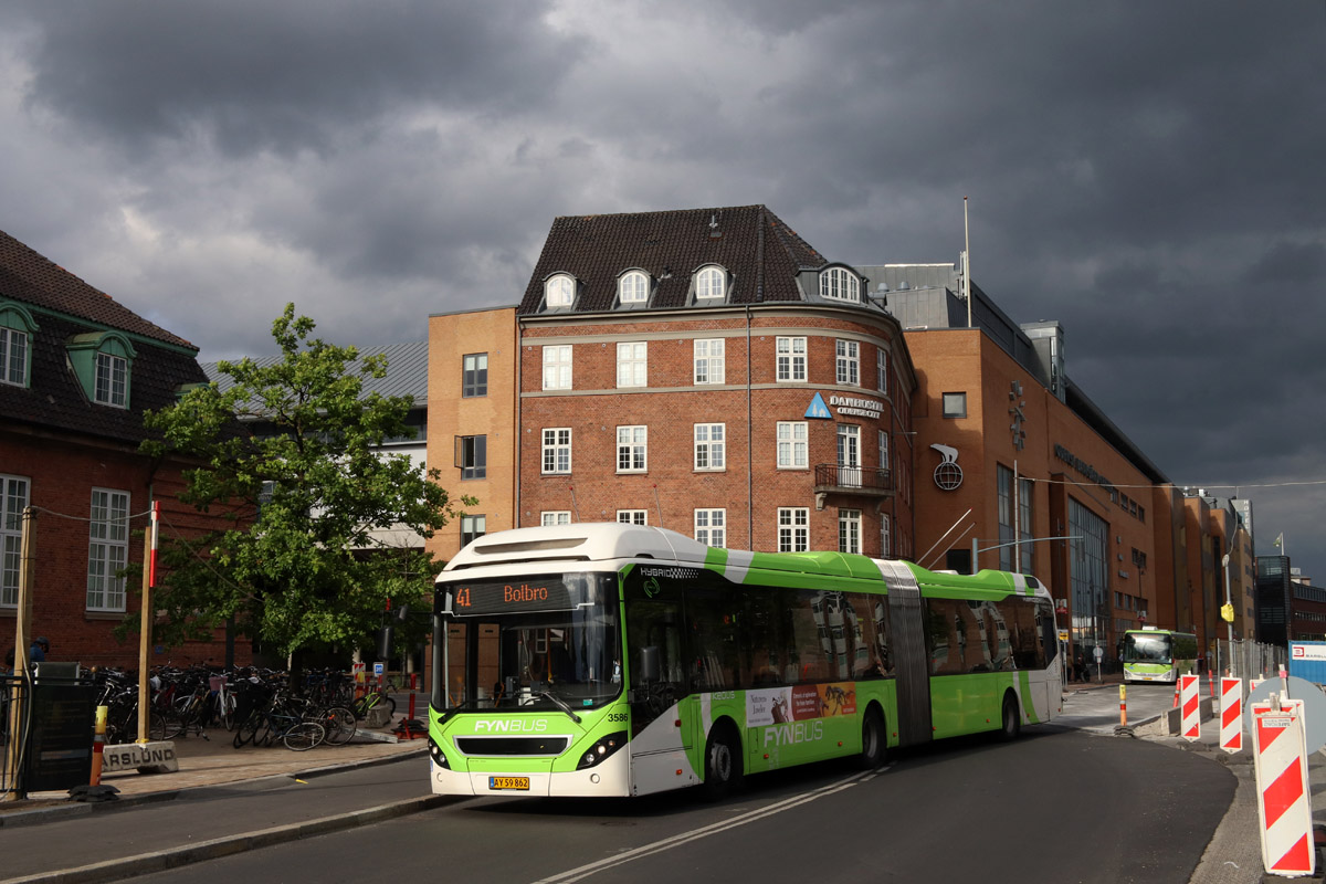 Volvo 7900A Hybrid #3586