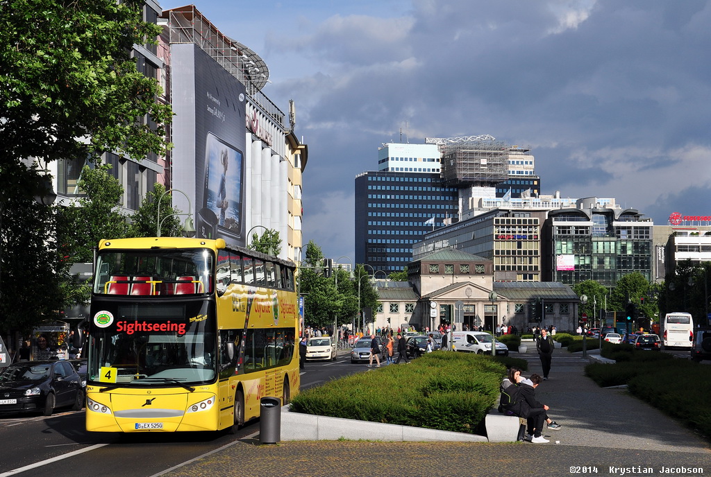 Volvo B9TL / UNVI Urbis 2.5 DD #525