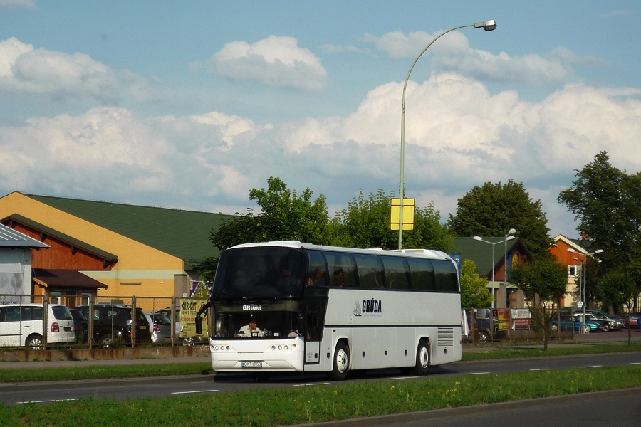 Neoplan N117 #OKT 753