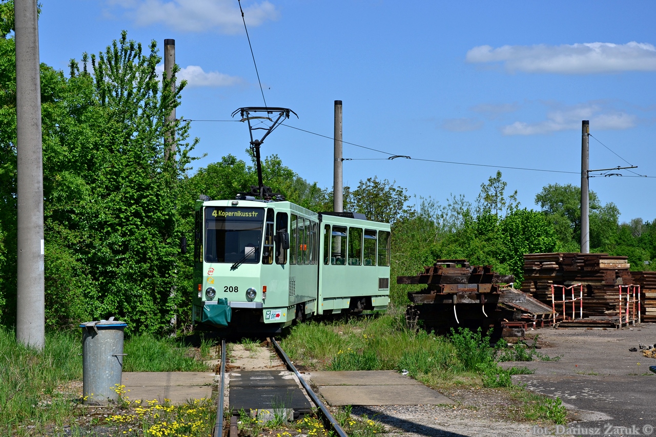 Tatra KT4D #208