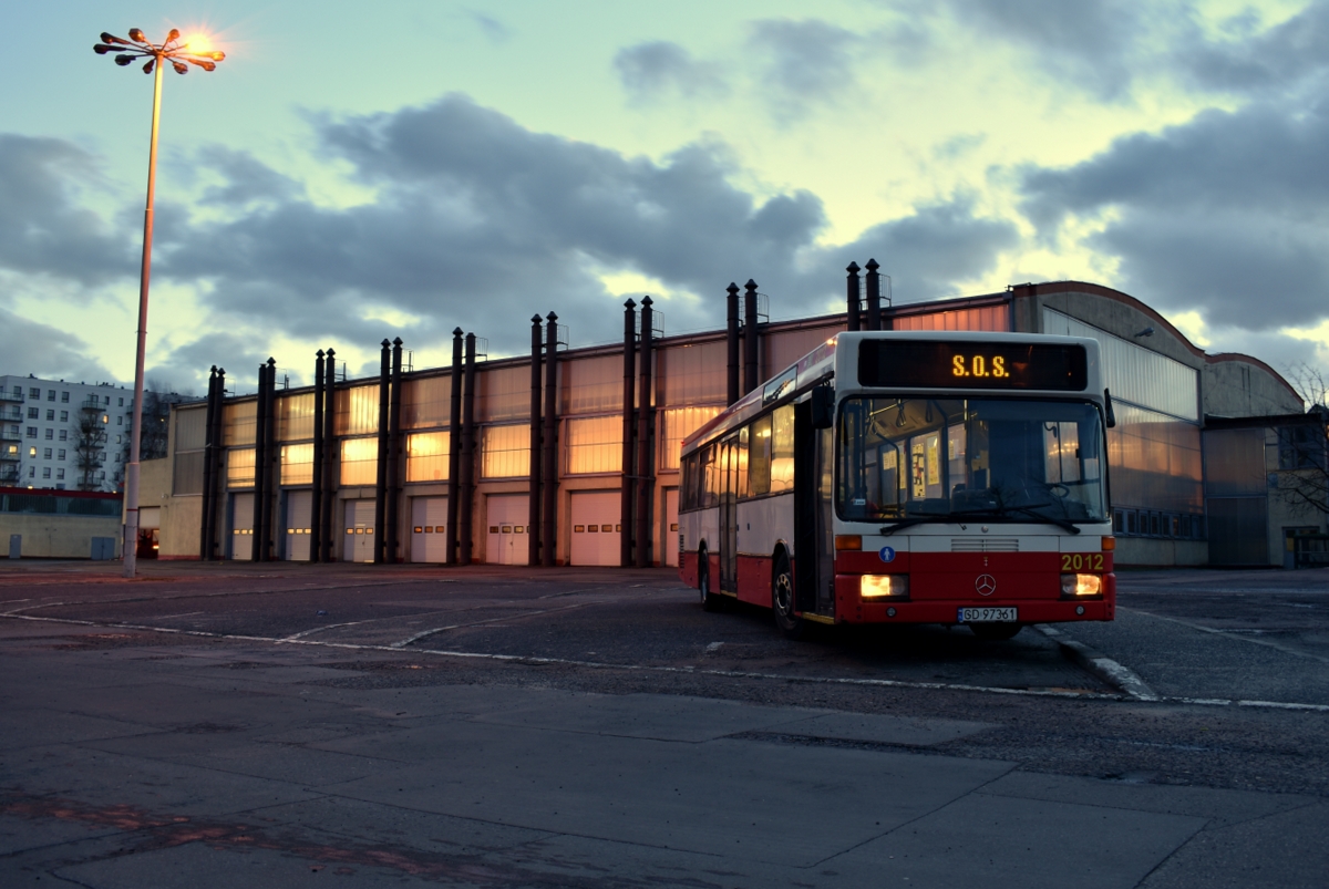 Mercedes-Benz O405N #2012