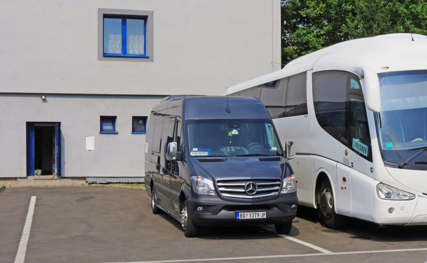 Mercedes-Benz 519 CDI #BG 1379 JP